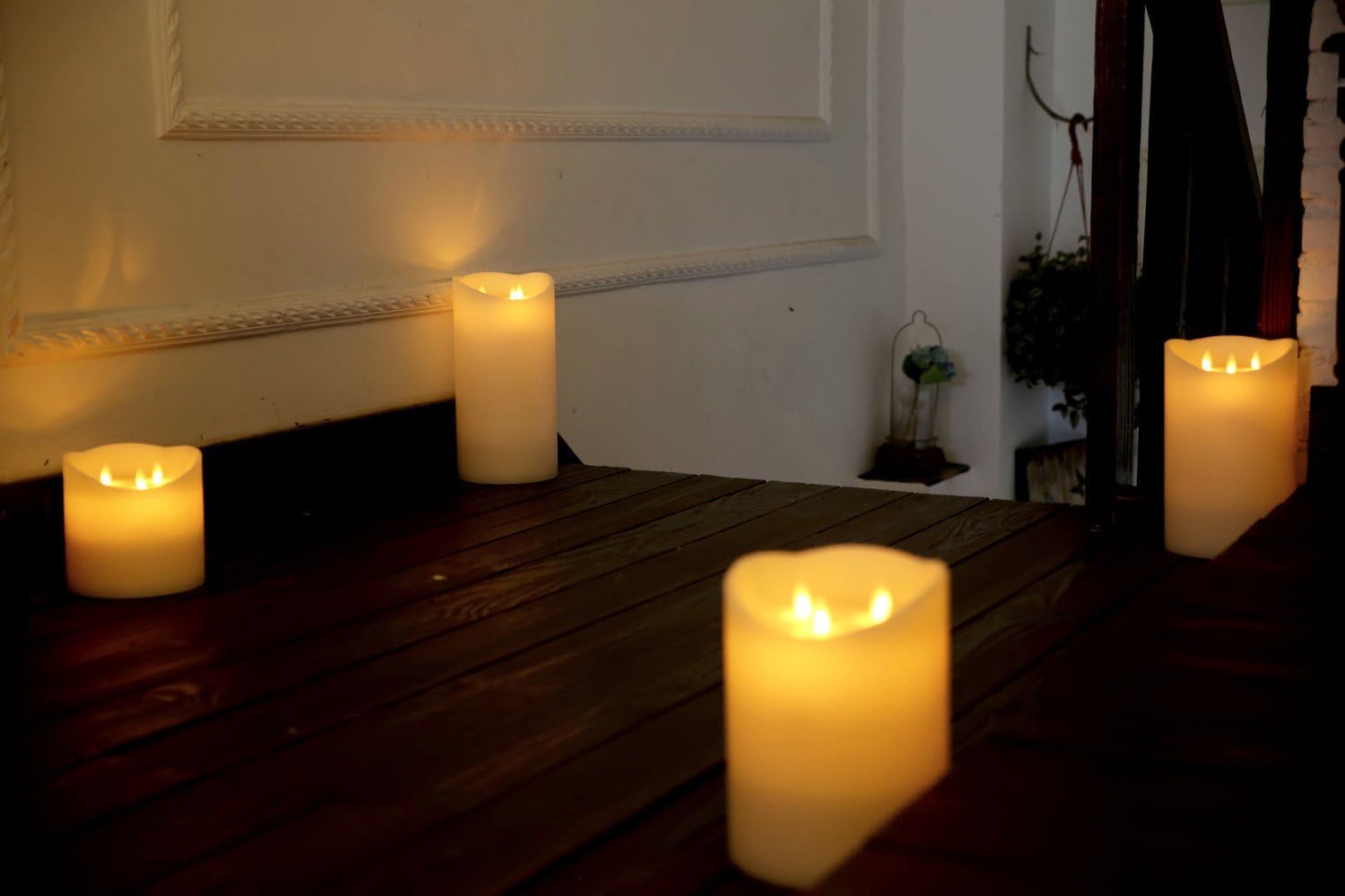 Ivory 3-Wicks Decorative Candle I827129