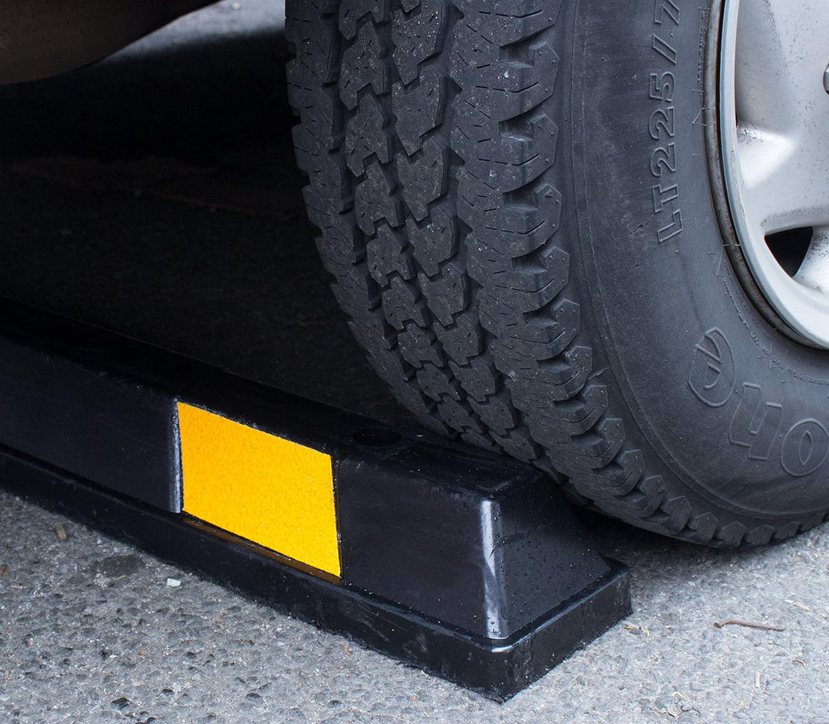 72 Inch Heavy Duty Rubber Parking Curb N85453