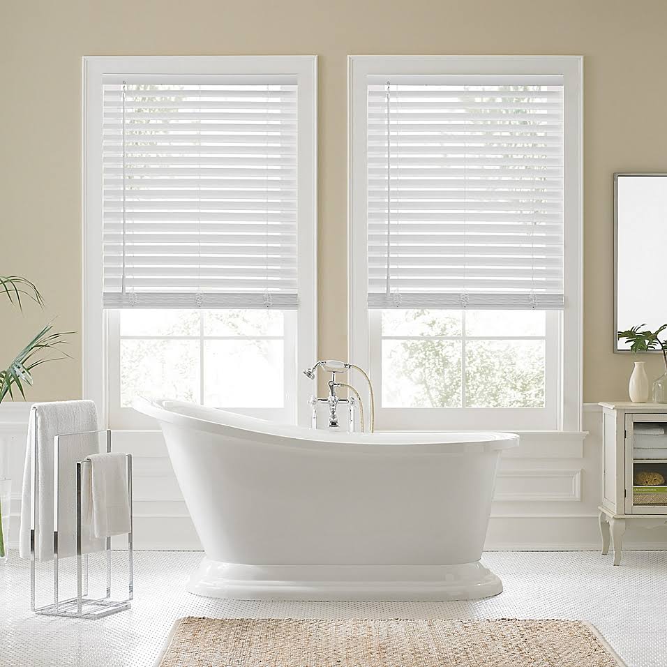 Faux Wood Cordless Shade in White U526