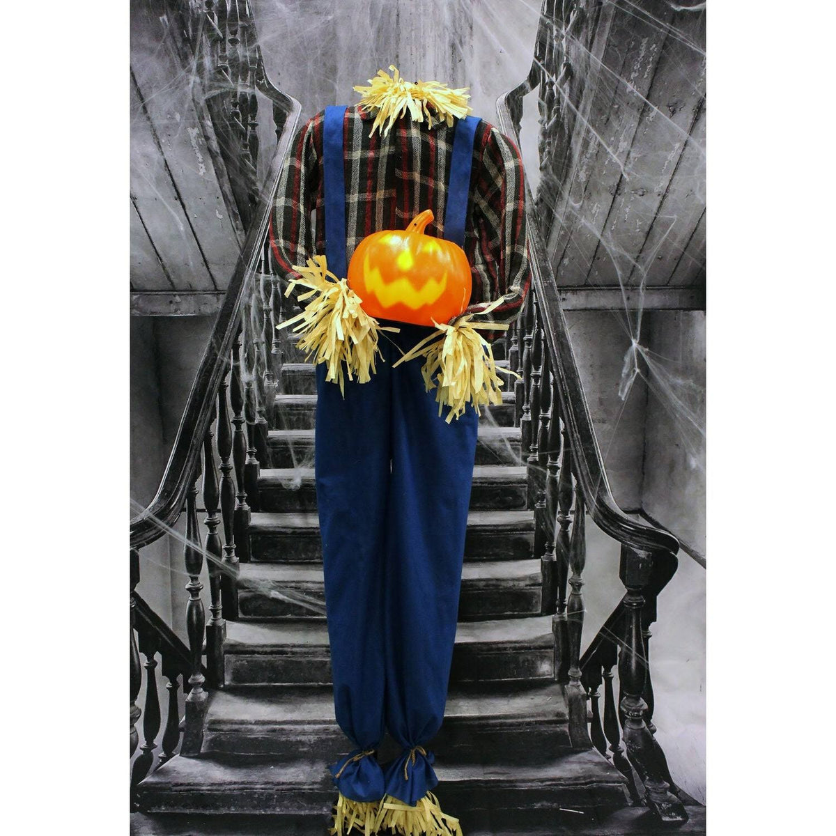 Life-Size Animatronic Scarecrow X691685