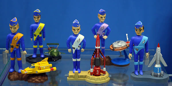 Excavator & Pilot Set Non-Scale Kit K3827
