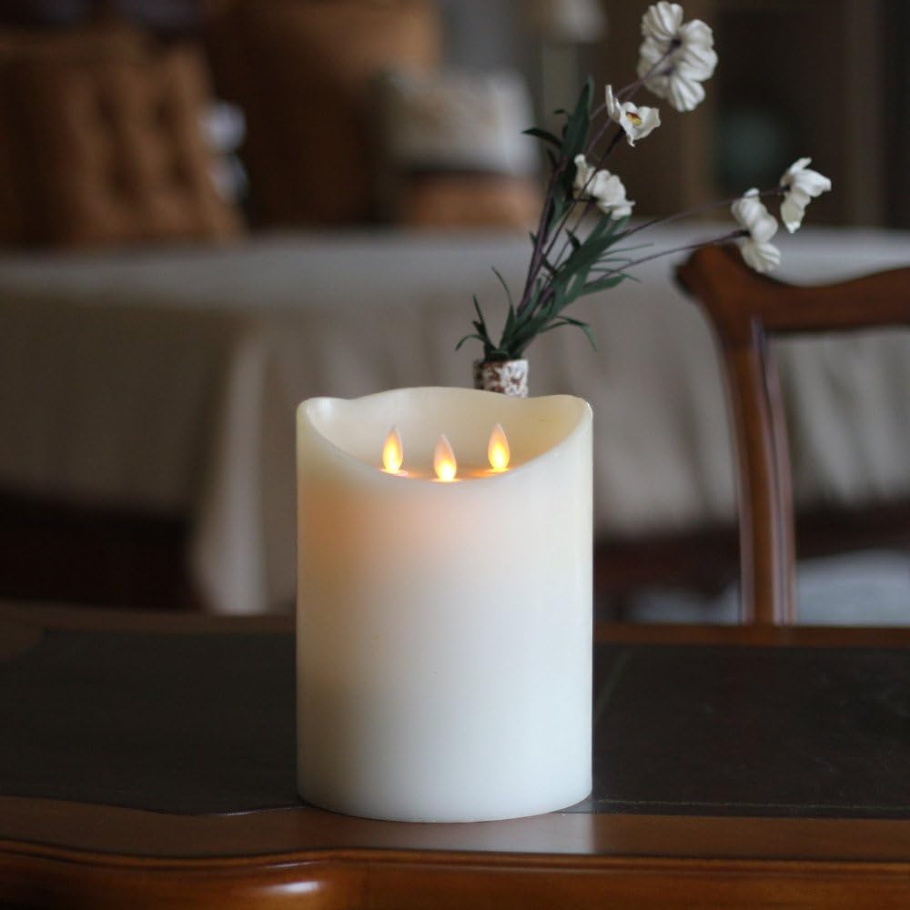 Ivory 3-Wicks Decorative Candle I827129