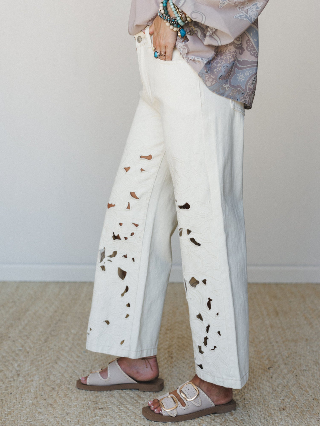 Walking Eyelet Jeans - Cream