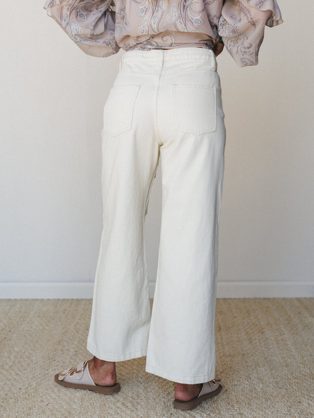 Walking Eyelet Jeans - Cream