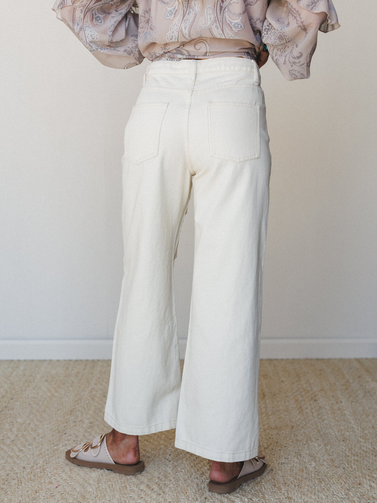 Walking Eyelet Jeans - Cream