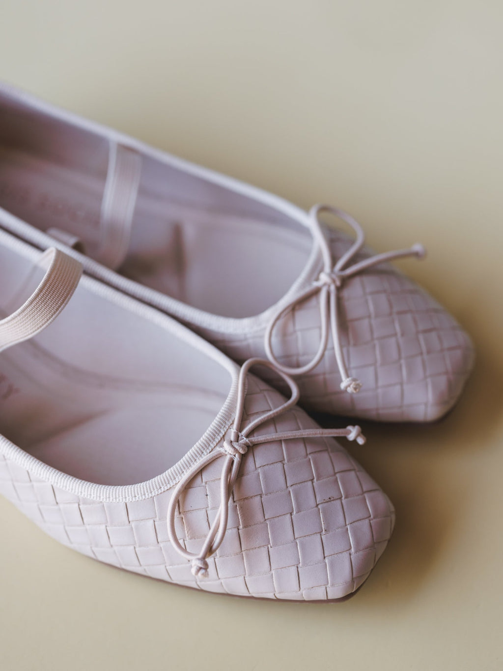 Logan Flat - Beige