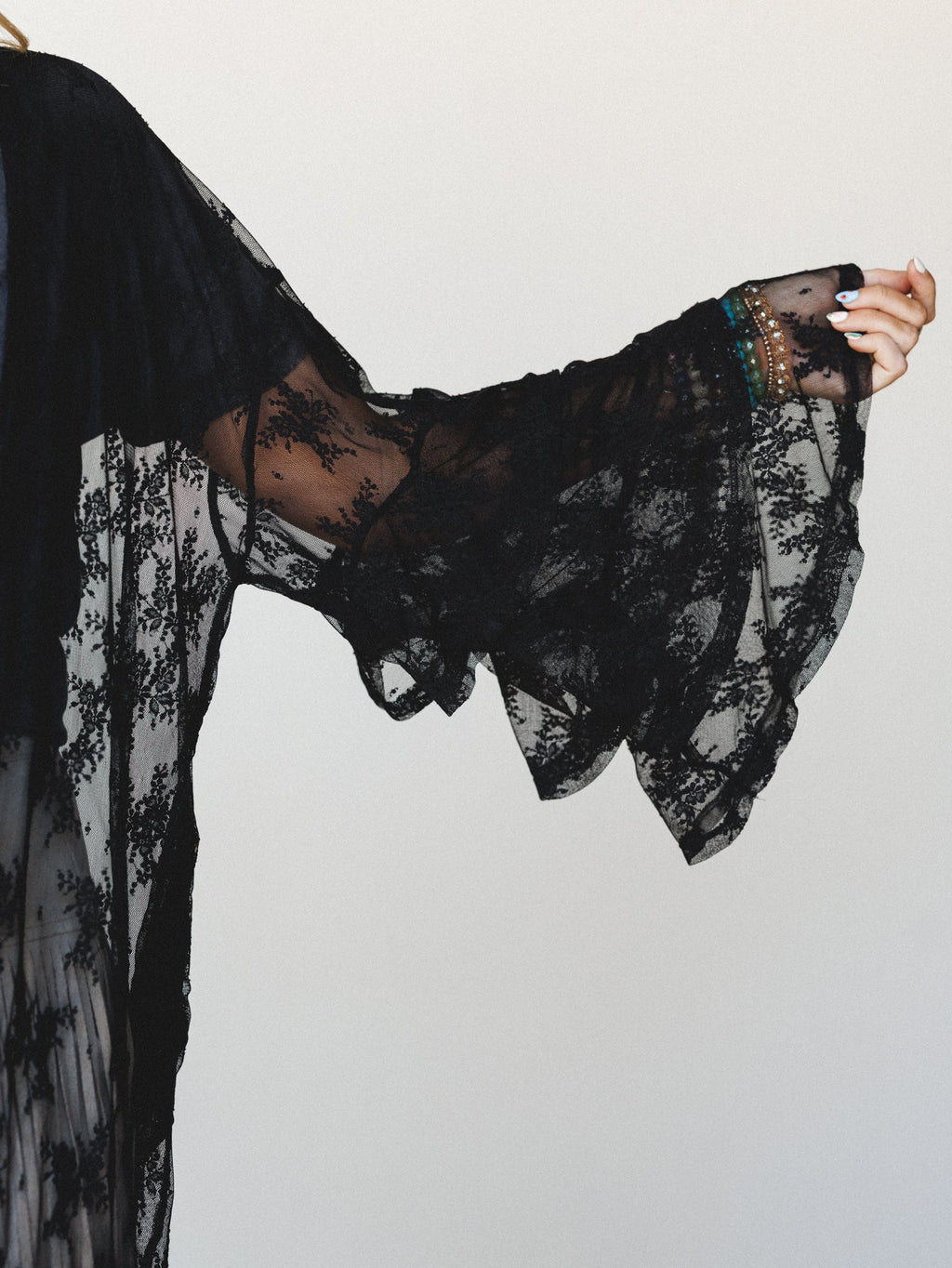 The Nest Floral Lace Dreams Kimono - Black