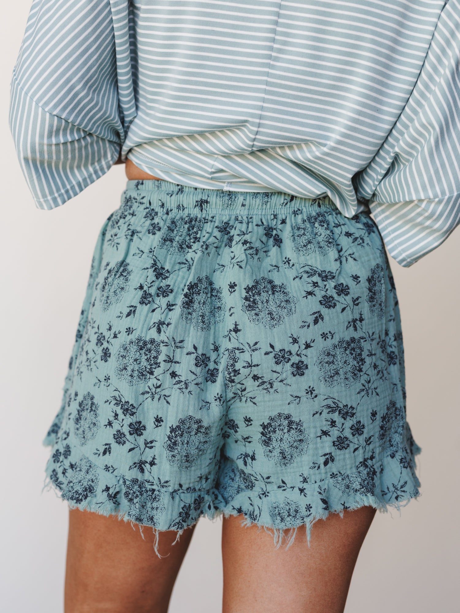 The Nest Sandra Ruffle Short - Turquoise