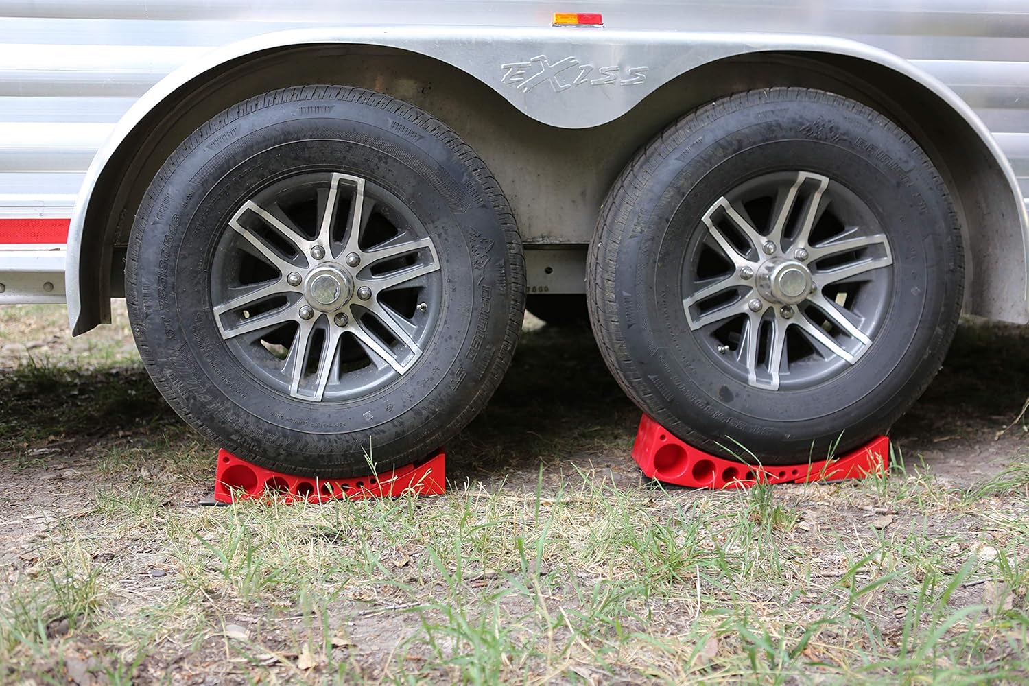 Single Camper Leveler Block with Rubber Mat Q5636