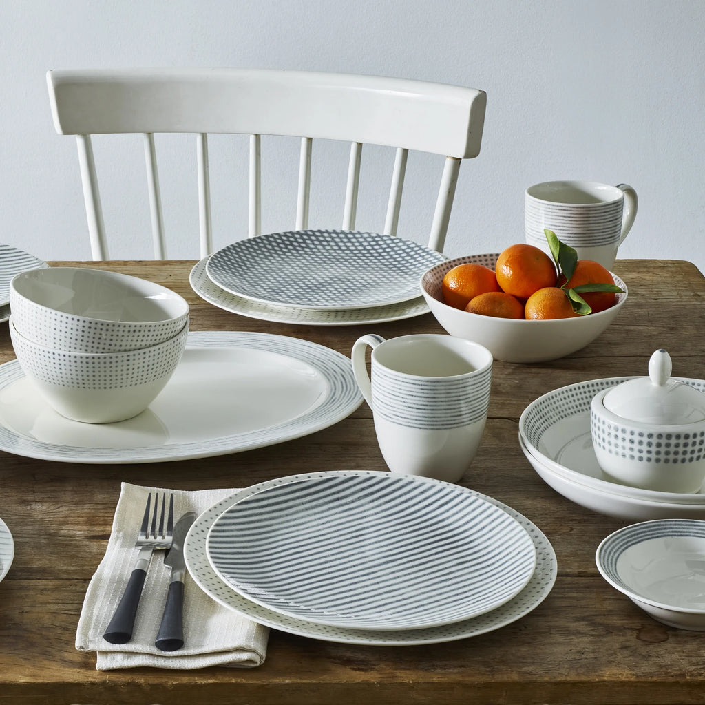 Grey Set of 4 Dinner Plates G190