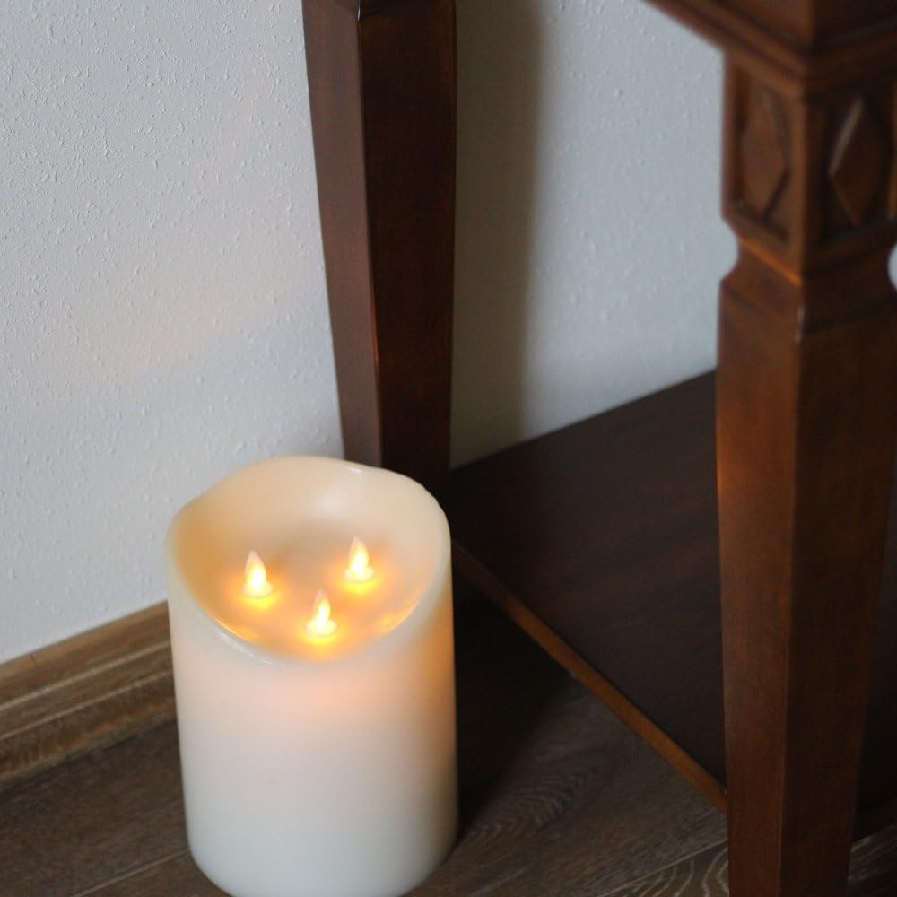 Ivory 3-Wicks Decorative Candle I827129